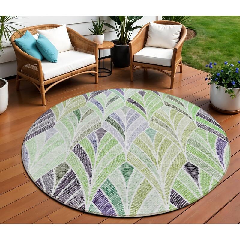 HomeRoots Geometric Transitional Rectangle Outdoor Rug - 8' Round