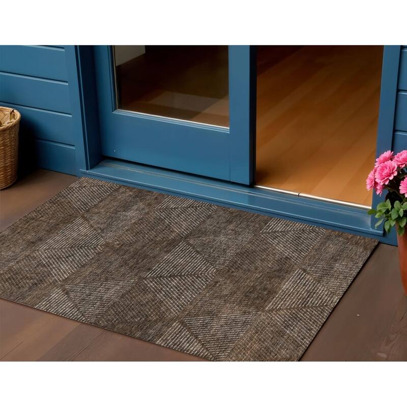 HomeRoots Geometric Transitional Rectangle Outdoor Rug - 3' x 5'