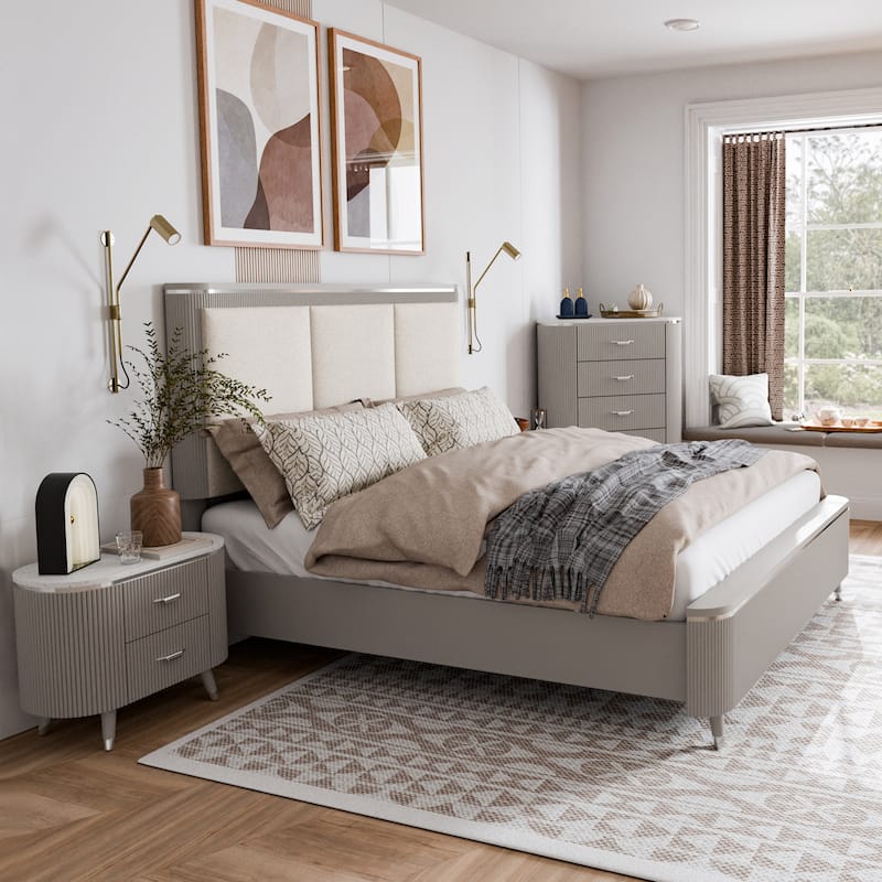 Furniture of America Seraphine Modern 3-Piece Light Grey Solid Wood Panel Bedroom Set with Fluted Headboard - Queen