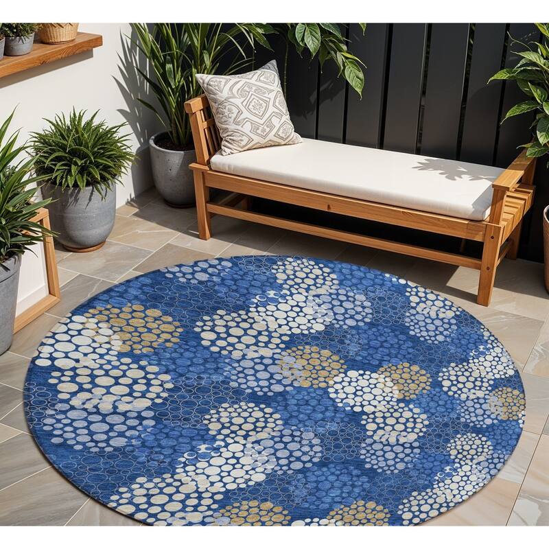 HomeRoots Polka Dot Transitional Rectangle Outdoor Rug - 8' Round