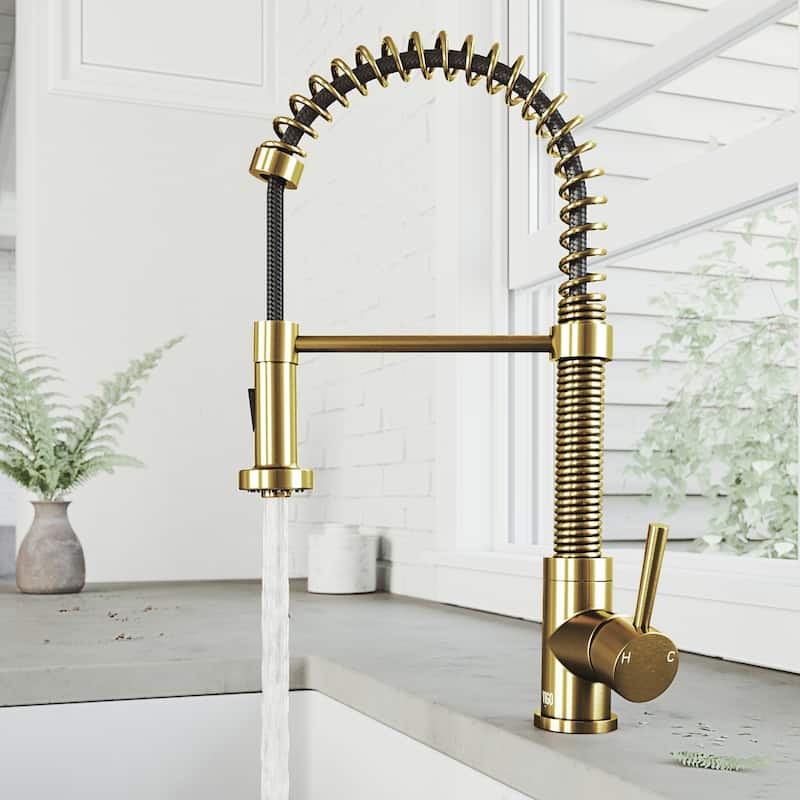 VIGO Edison 19" H Single Handle Pull-Down Sprayer Kitchen Faucet