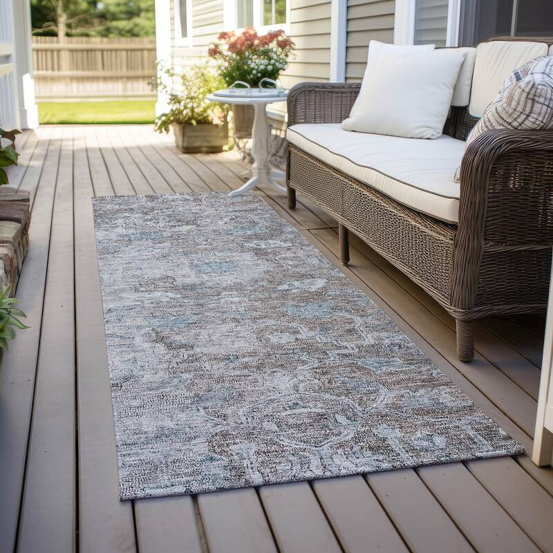 Machine Washable Indoor/ Outdoor Chantille Distressed Traditional Rug - Mocha - 2'3" x 7'6"