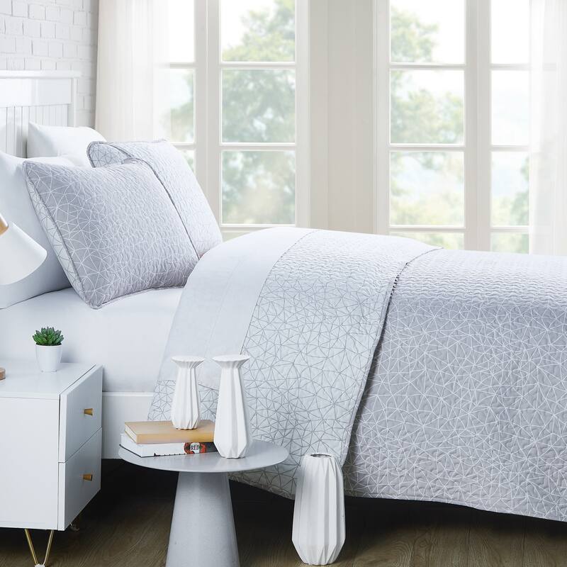 Geometric Maze Quilt and Sham Set