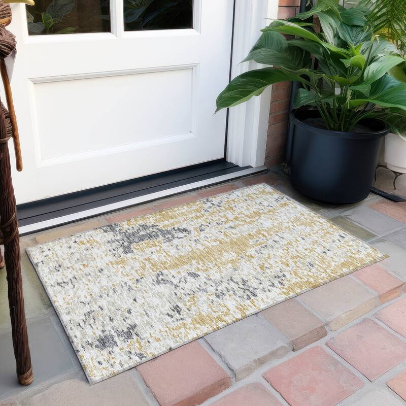 Machine Washable Indoor/ Outdoor Abstract Chantille Rug - Gold - 1'8" x 2'6"