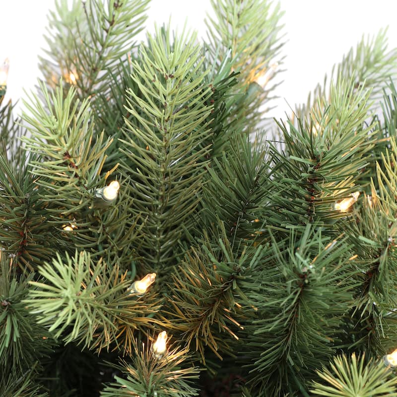 Puleo International Pre-Lit 7.5' Middleburry Spruce Artificial Christmas Tree