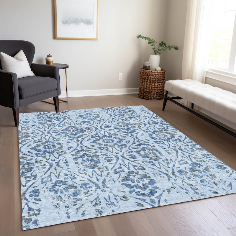 Machine Washable Indoor/ Outdoor Chantille Traditional Distressed Rug