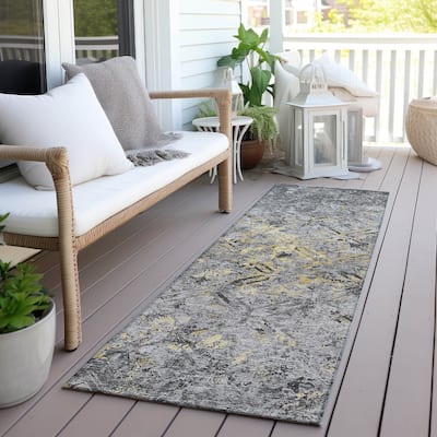 Machine Washable Indoor/ Outdoor Chantille Distressed Diamonds Rug