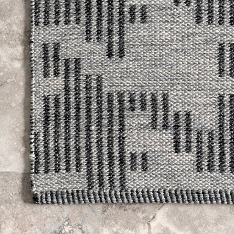 Nuloom Resi Geometric Striped Indoor/Outdoor Area Rug