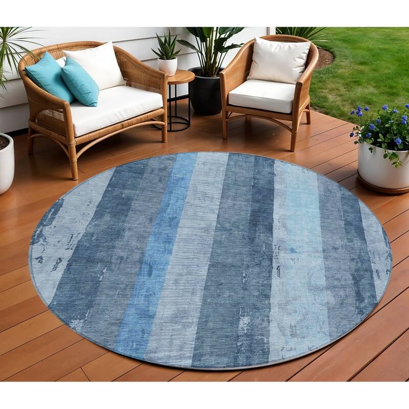 HomeRoots Striped Transitional Rectangle Outdoor Rug - 8' Round