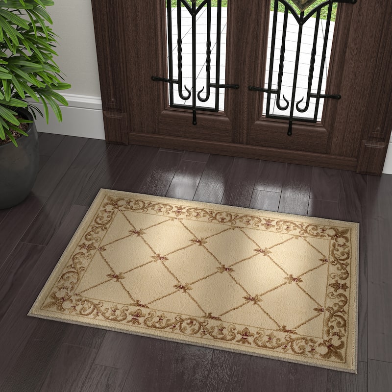 Soho Traditional Scroll Indoor Area Rug - 2' x 3' - Ivory