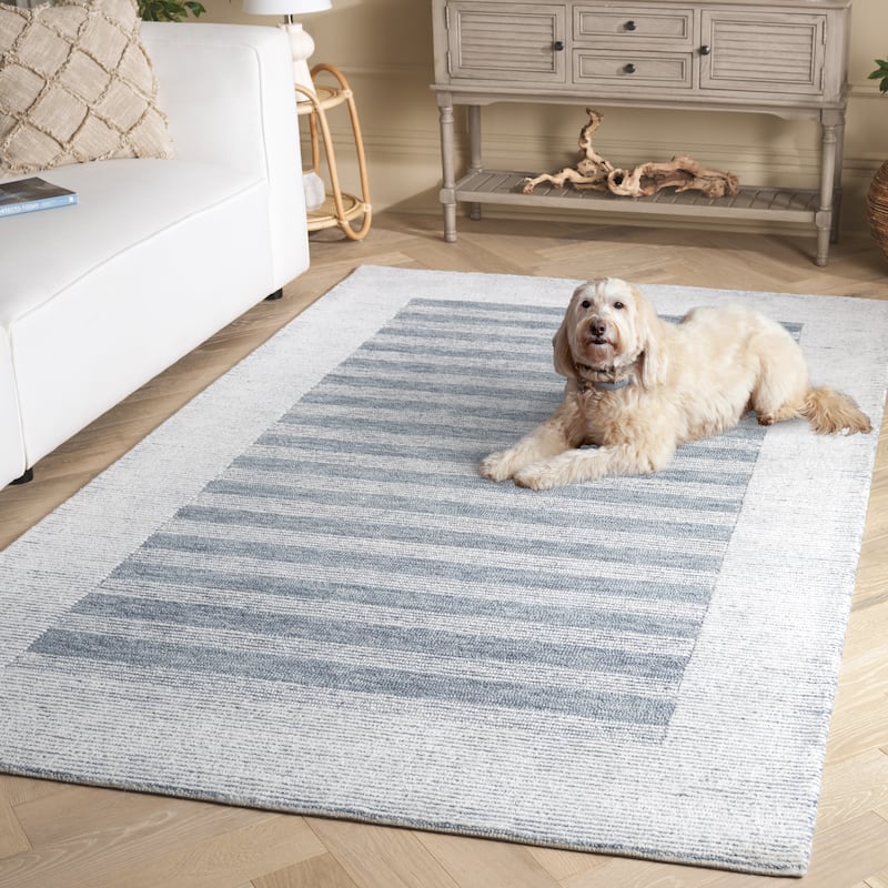 SAFAVIEH Handmade Pine Costanza Modern Wool Rug