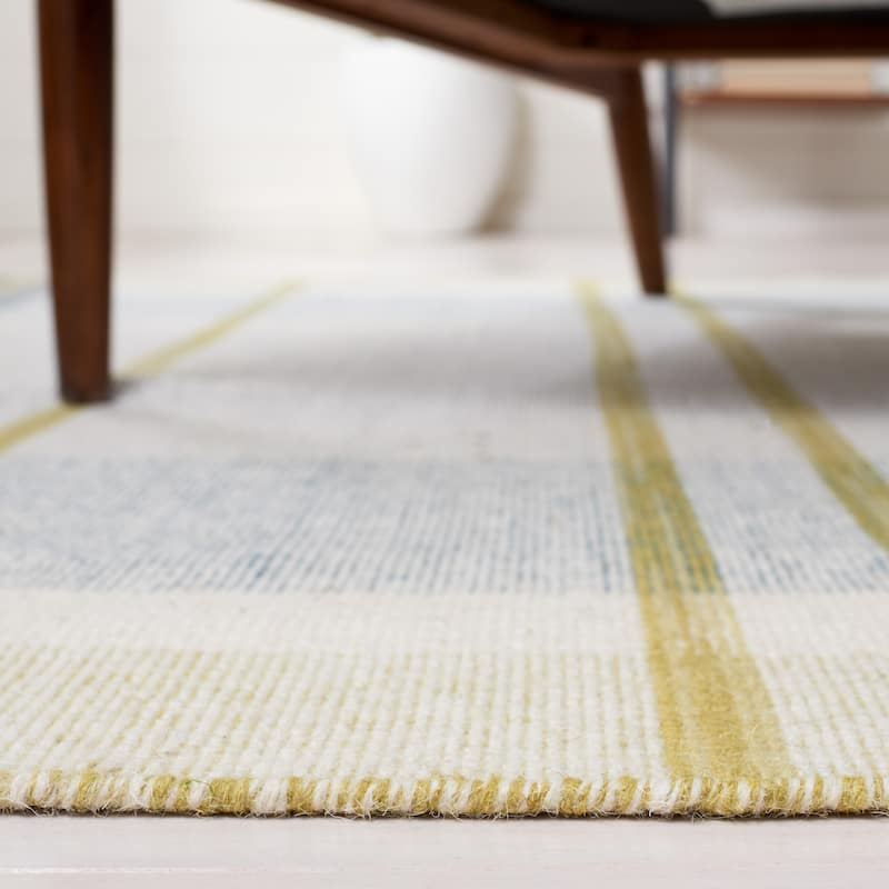 SAFAVIEH Striped Kilim Abilia Wool Fringe Rug