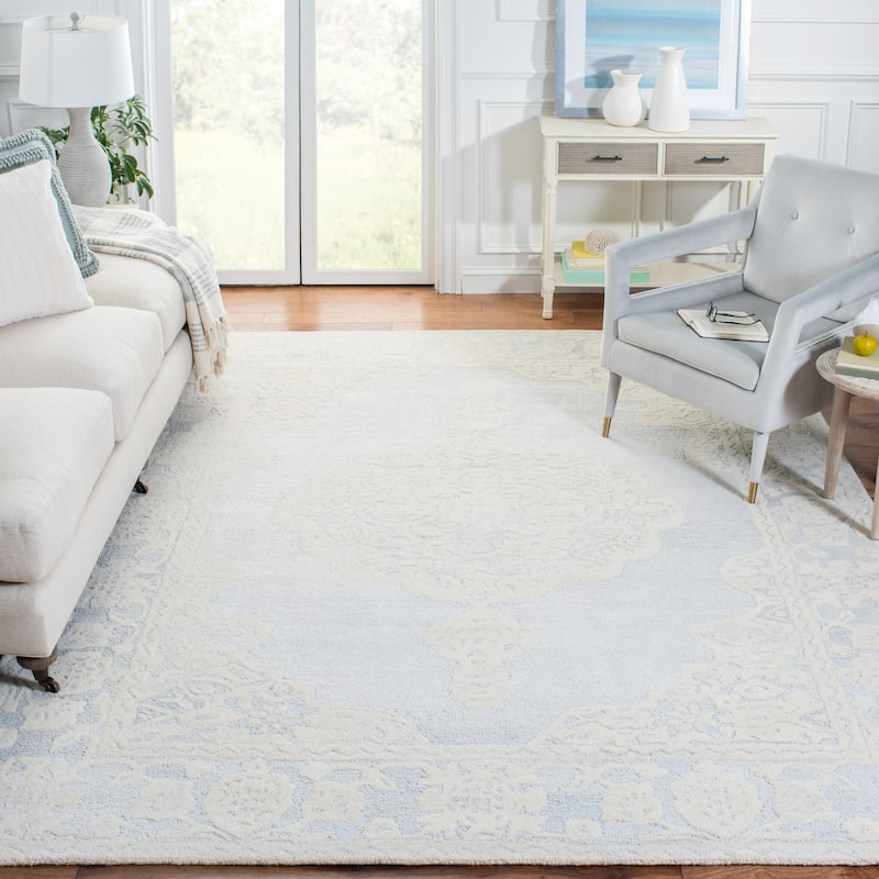 SAFAVIEH Handmade Micro-Loop Gerhild Medallion Wool Rug - 5' Square - Ivory/Grey