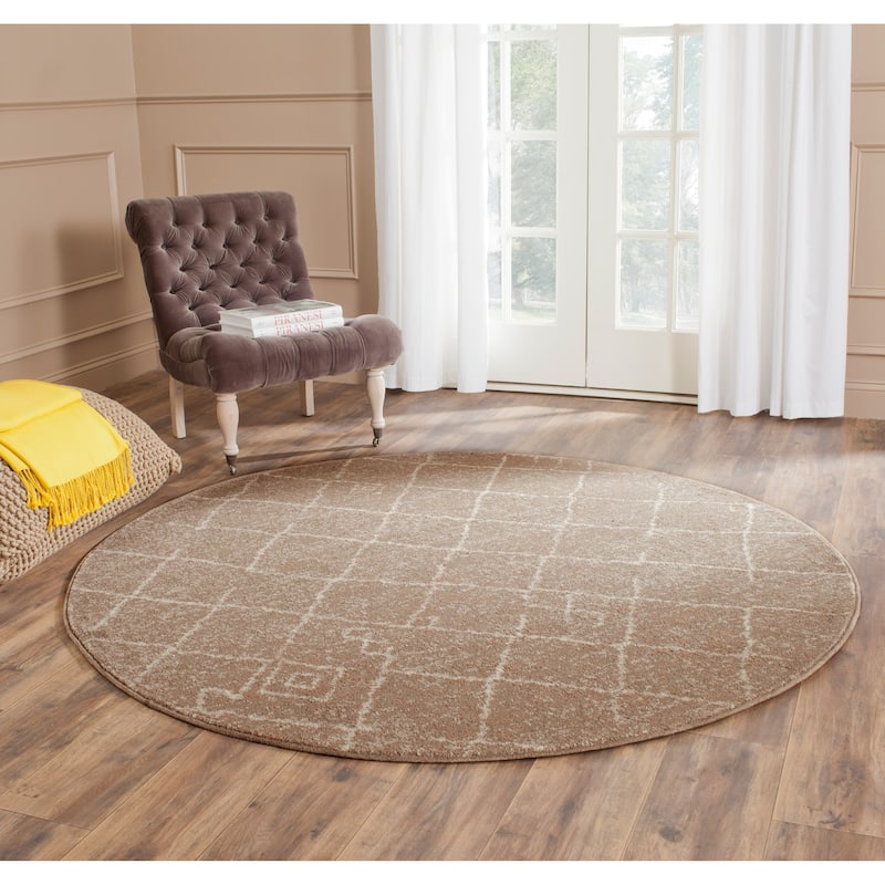 SAFAVIEH Tunisia Pegeen Southwestern Rug - 6' Round - Brown