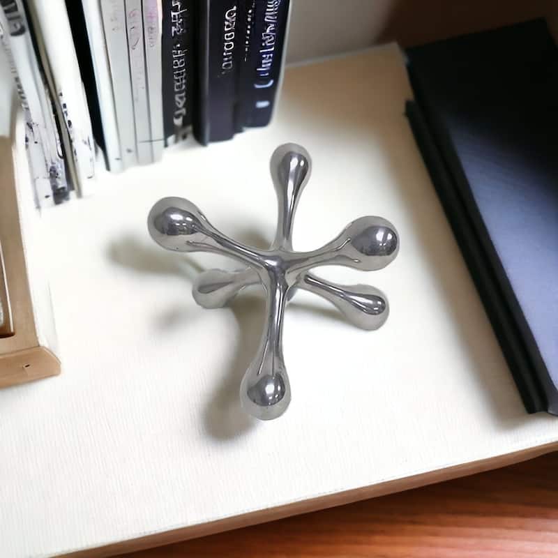 HomeRoots 5" Silver Finish Decorative Jack - 5' X '6' X '5 - 5' X '6' X '5