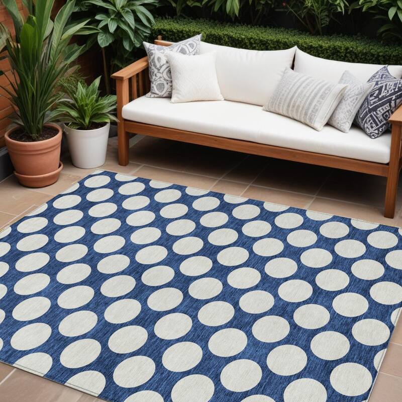 HomeRoots Polka Dot Transitional Rectangle Outdoor Rug - 9' X 12'