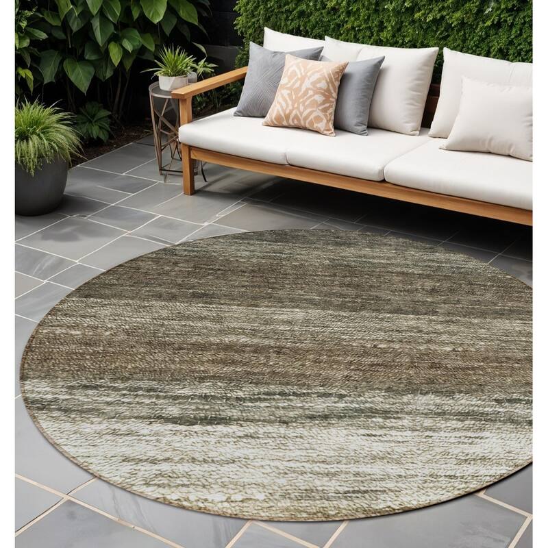 HomeRoots Ombre Transitional Rectangle Outdoor Rug - 8' Round