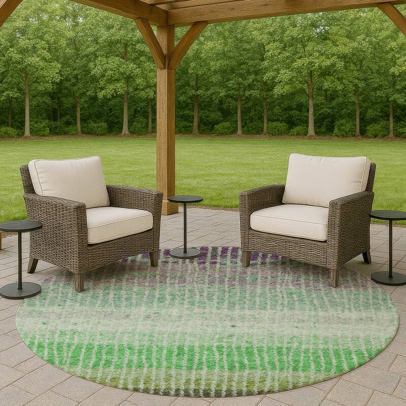 Machine Washable Indoor/ Outdoor Contemporary Stripes Chantille Rug - Fern - 8' x 8'