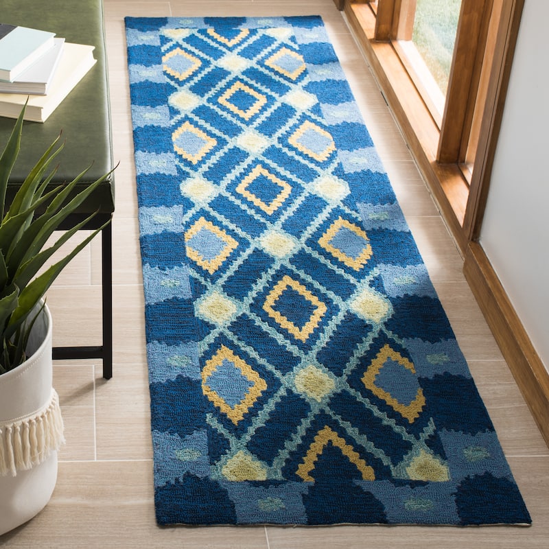 SAFAVIEH Handmade Four Seasons Malwine Floral Rug
