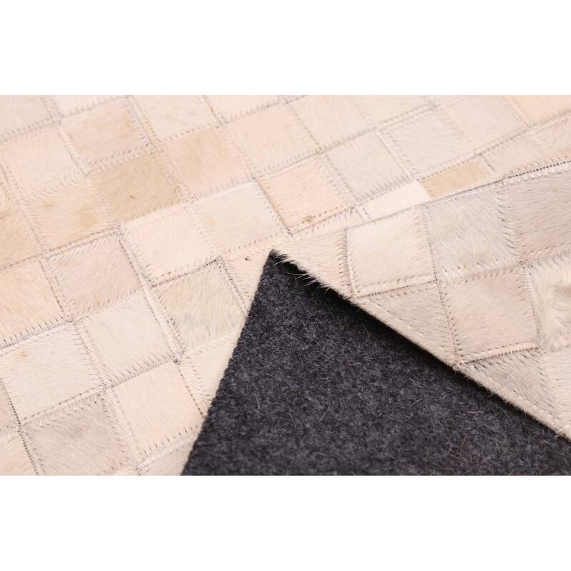 ECARPETGALLERY Handmade Cowhide Patchwork Ivory Leather Rug - 5'0 x 8'0