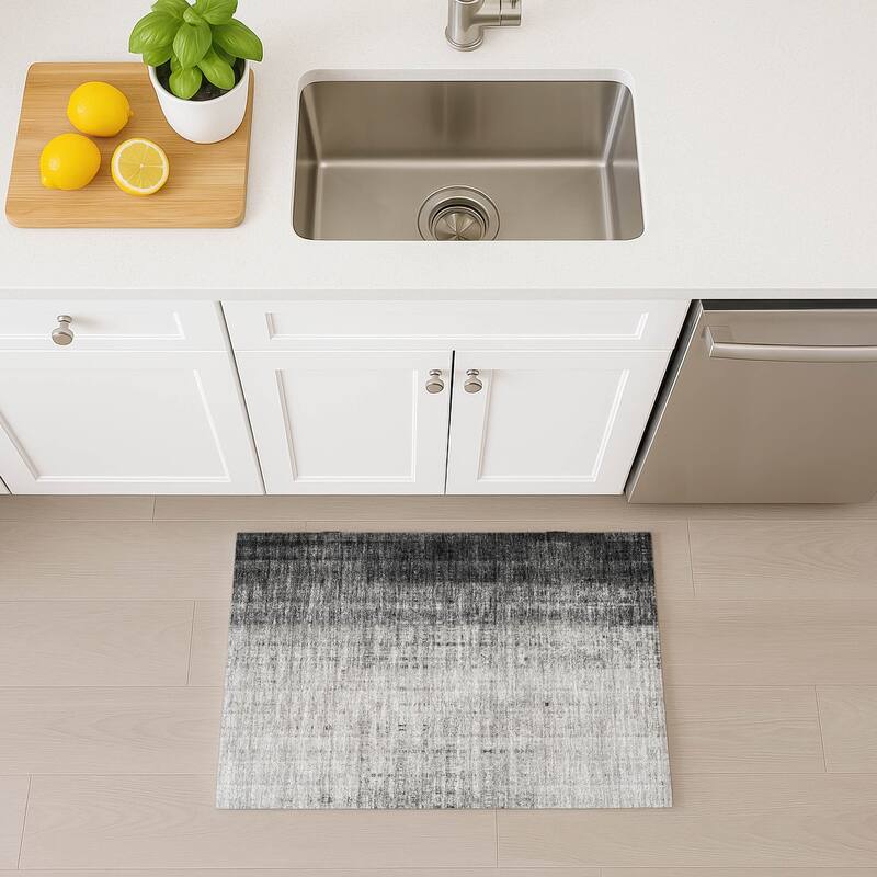 Machine Washable Indoor/ Outdoor Contemporary Ombre Chantille Rug