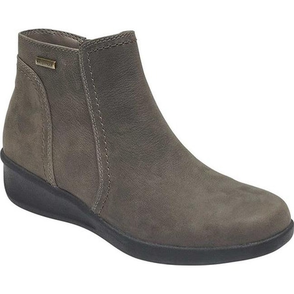 aravon fairlee ankle boot