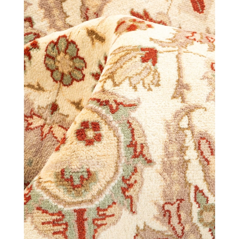 Overton Handknotted Wool Traditional Oriental Ivory Area Rug - 4' x 6'