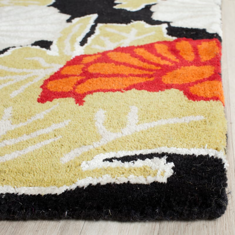SAFAVIEH Handmade Bella Nurit Modern Floral Wool Rug