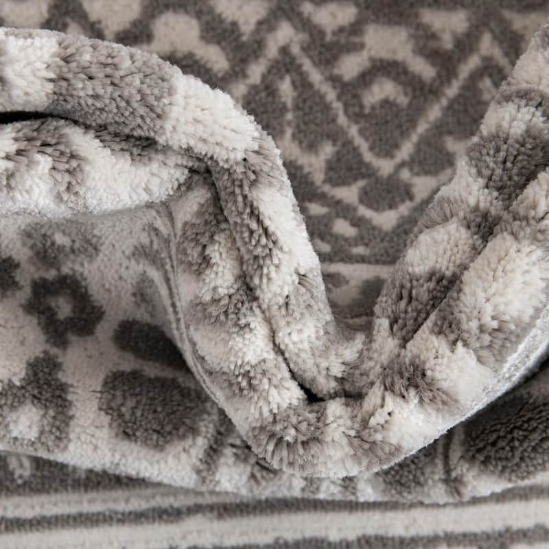 Southwestern/Lodge Richye Collection Area Rug