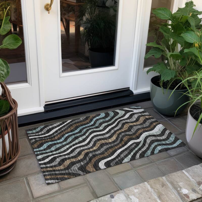 Machine Washable Indoor/ Outdoor Modern Eureka Chantille Rug - Black - 1'8" x 2'6"