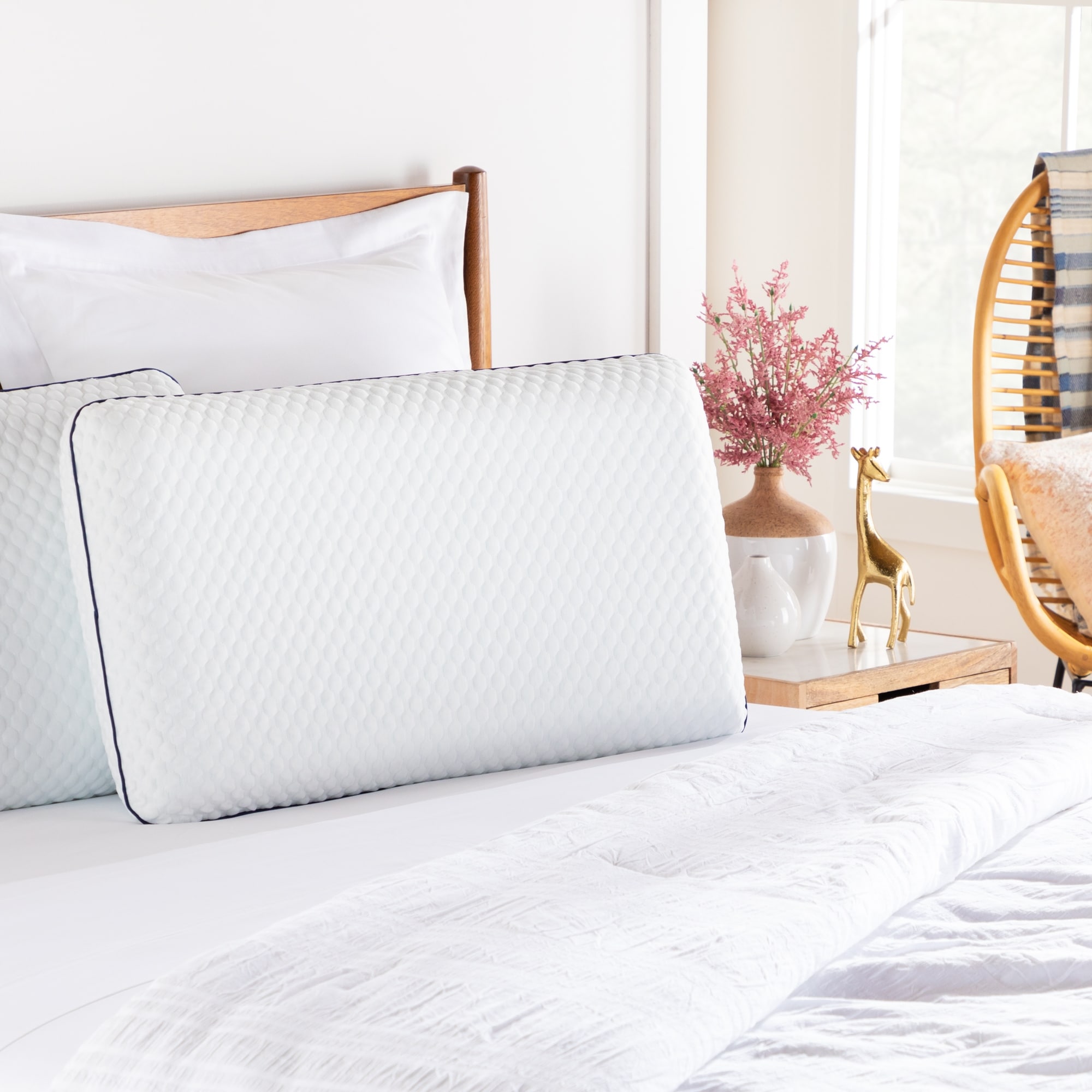 Linenspa Essentials AlwaysCool™ Gel Memory Foam Pillow - On Sale - Bed Bath  & Beyond - 14206325