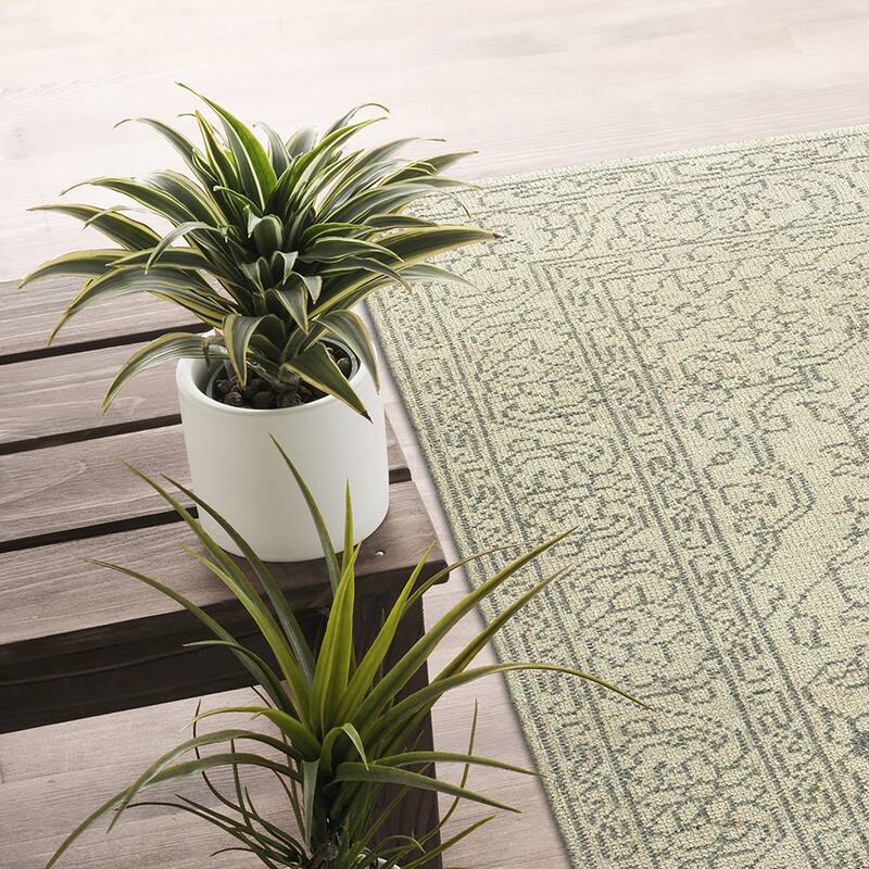 Herrera collection, HRA, Handmade, Kaleen, indoor-outdoor area rug - 5'6" x 8'6" - Linen