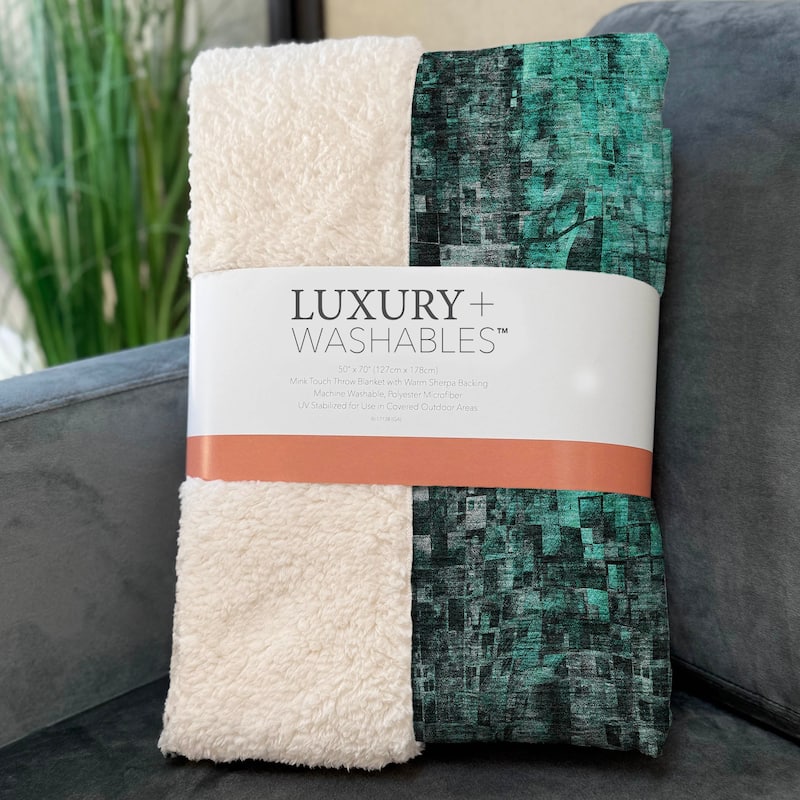Premium Machine Washable Modern Mosaic Sherpa Throw Blanket