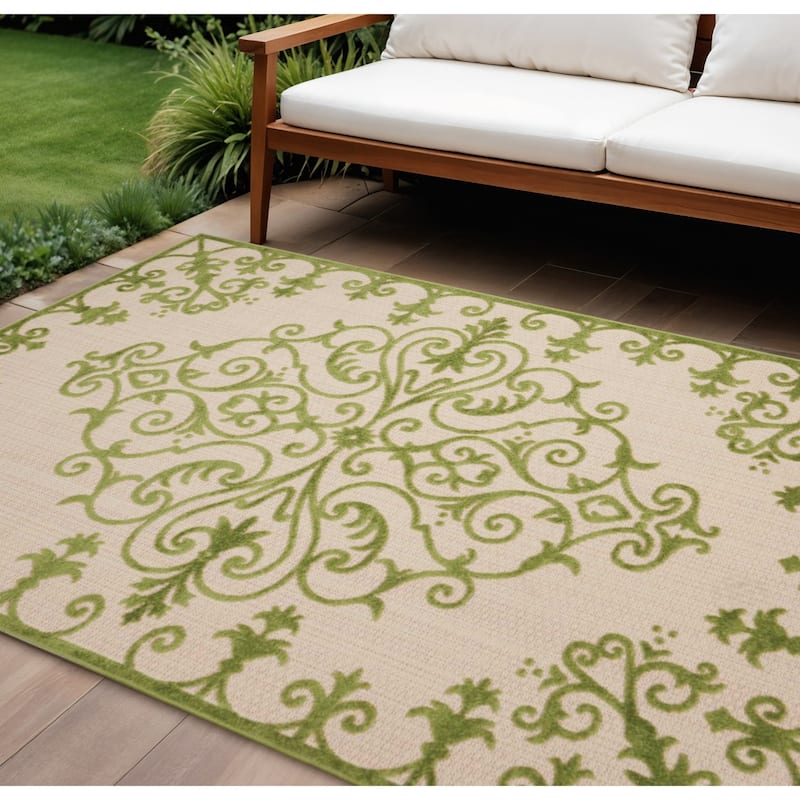 HomeRoots Contemporary Rectangle Outdoor Rug - 10' X 13' - Green - 10' X 13'
