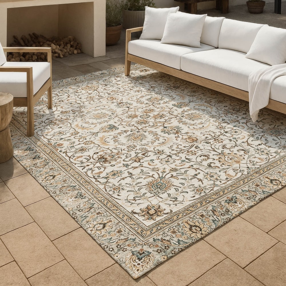 Machine Washable Indoor/ Outdoor Traditional Arvada Chantille Rug