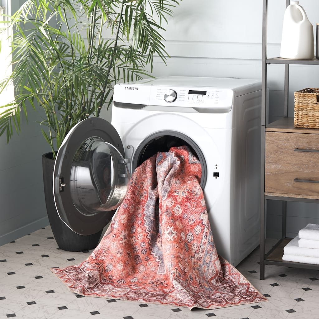 SAFAVIEH Vintage Hilkea Serapi Machine Washable Slip Resistant Rug