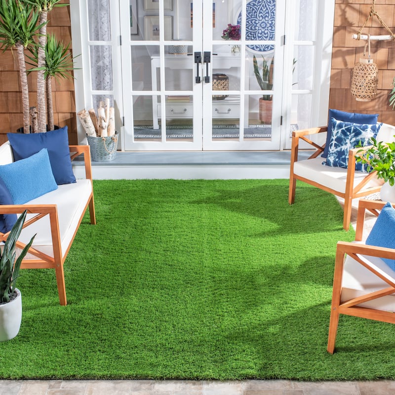 SAFAVIEH Vista Dzidra Turf Landscape Indoor/ Outdoor Waterproof Area Rug - 7'9" x 10' - Green