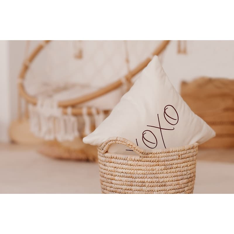 Modern XOXO Valentine's Day Decorative Indoor Pillow