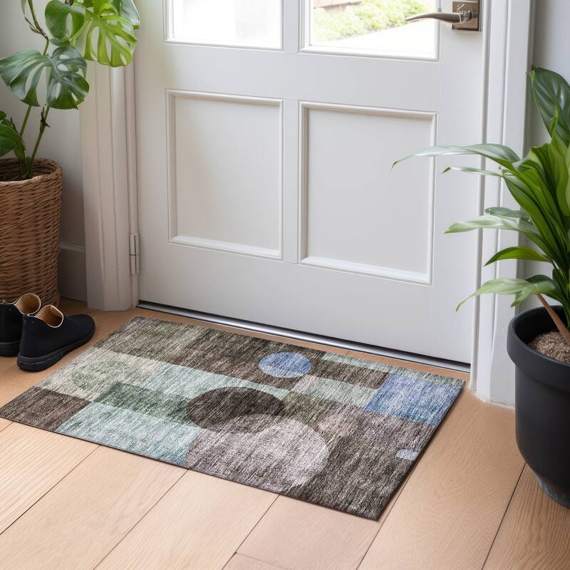 Machine Washable Indoor/ Outdoor Abstract Geo Chantille Rug - Brown - 1'8" x 2'6"