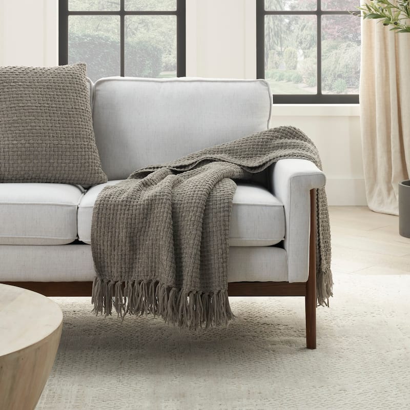 Mina Victory Lifestyle ZH225 Woven Chenille 70" x 103" White Indoor