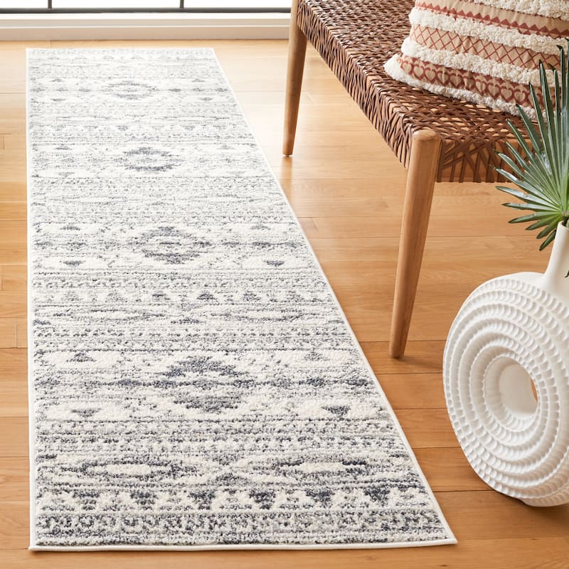 SAFAVIEH Layla Rimma Moroccan Rustic Rug - 2'2" x 9' Runner - Ivory/Grey
