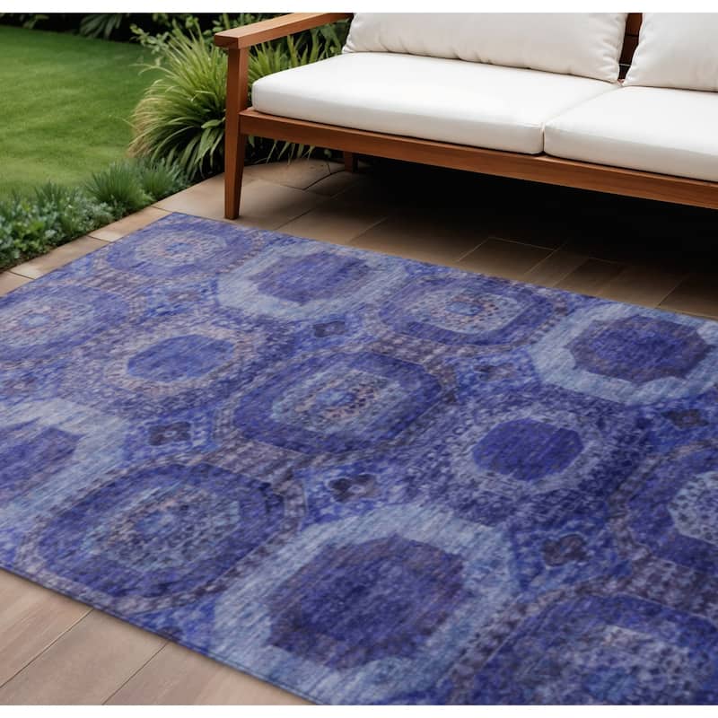 HomeRoots Medallion Transitional Rectangle Outdoor Rug - 9' X 12'