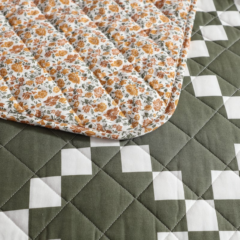Eddie Bauer Diamond Floral Cotton Reversible Green Quilt Set
