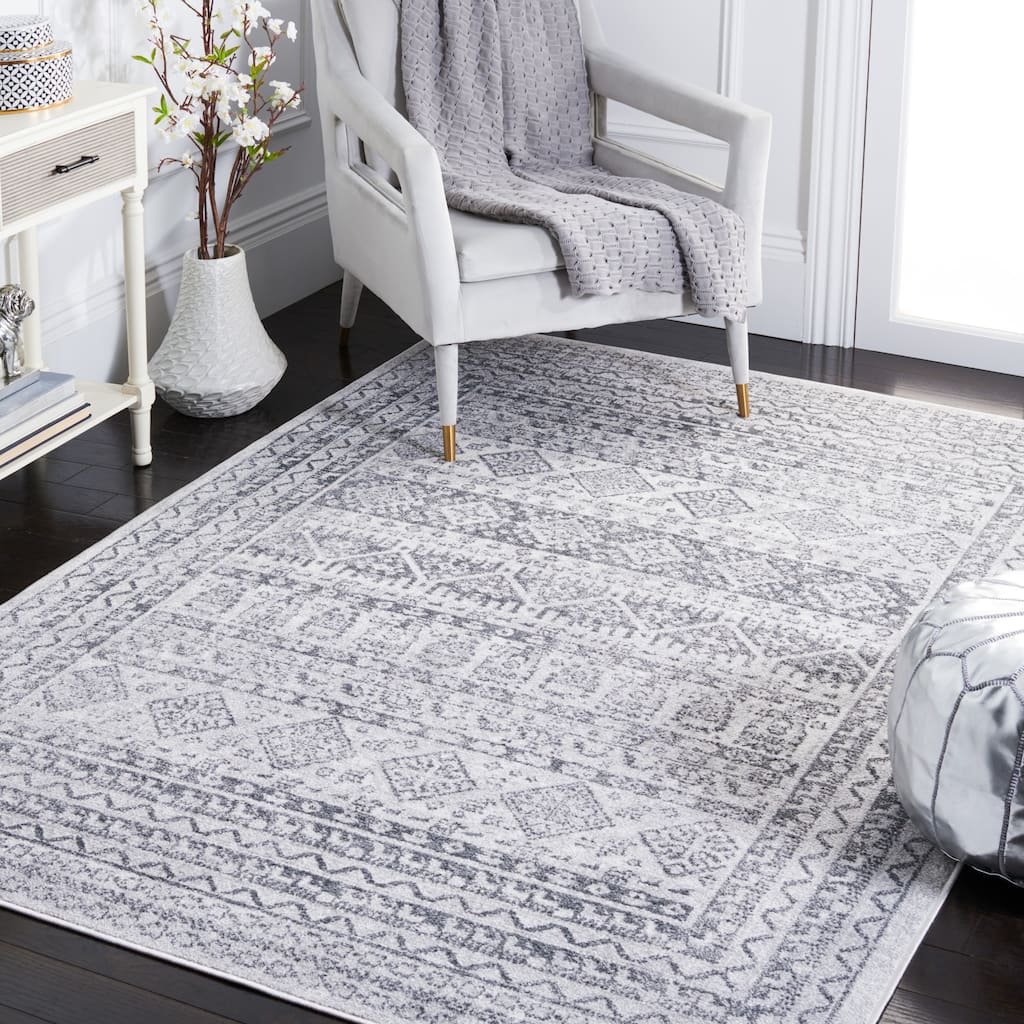 SAFAVIEH Toscana Nansy Tribal Rug