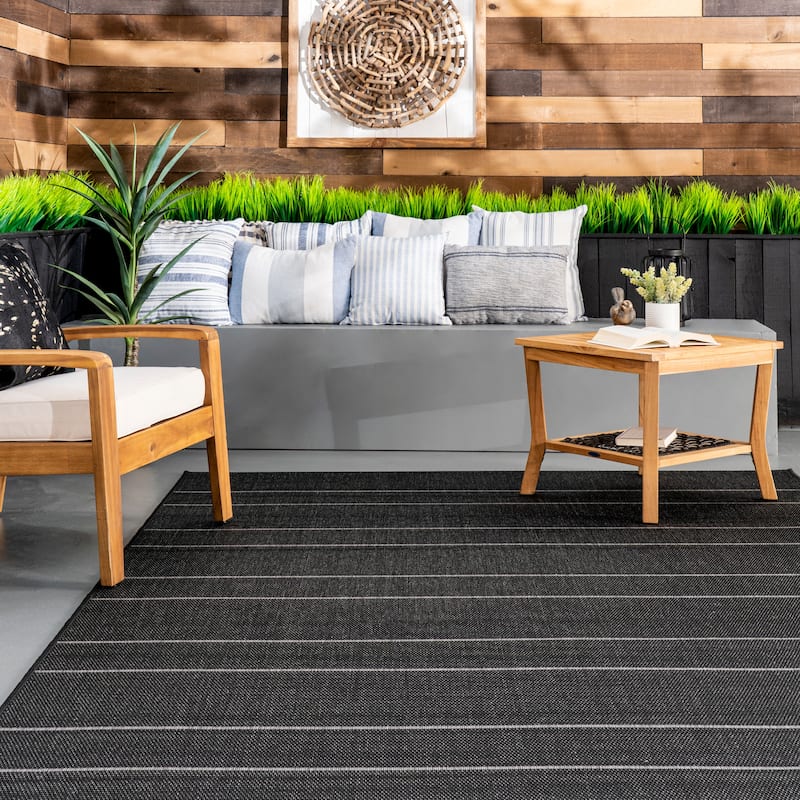 Nuloom Sharyl Modern Striped Indoor/Outdoor Area Rug