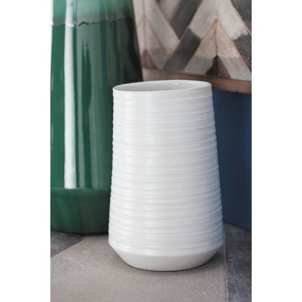 CosmoLiving by Cosmopolitan White Porcelain Ceramic Ribbed Decorative Vase