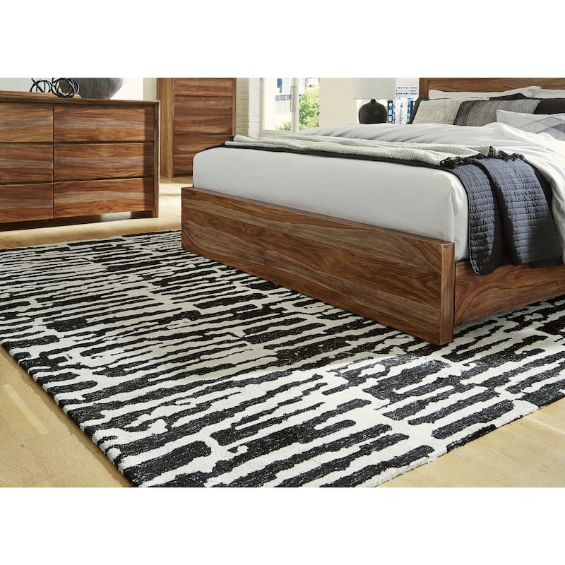 Signature Design by Ashley Bramshaw Black/Ivory Rug - 91.63" W x 118.25" D x 1" H