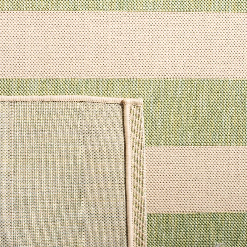SAFAVIEH Courtyard Maysa Indoor/ Outdoor Waterproof Backyard Patio Rug