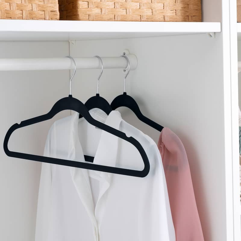 Simplify 25 Pack Slim Velvet Suit Hangers in Black - 9"x 17.70" x 0.16"