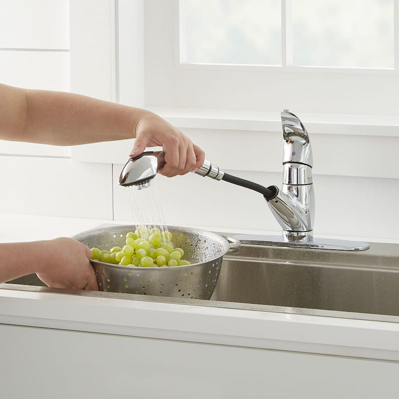 Gerber G0040266 Viper 1.75 GPM Single Hole Pull Out Kitchen Faucet